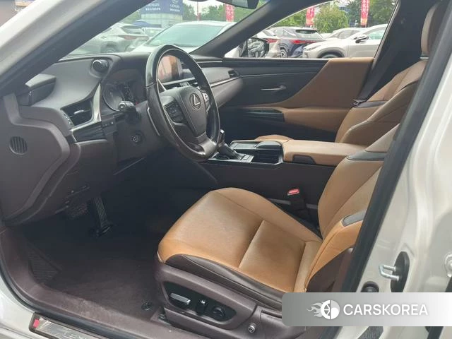 Lexus ES 2021 Белый из Китая, фото 6