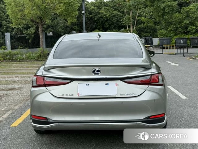 Lexus ES id 4300473 из Китая 8