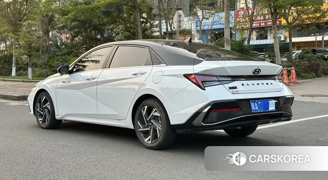 Hyundai Elantra 2024 Белый из Китая, фото 6