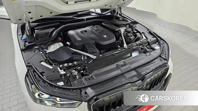 BMW 5 Series (G60) id 4493474 из Кореи 29