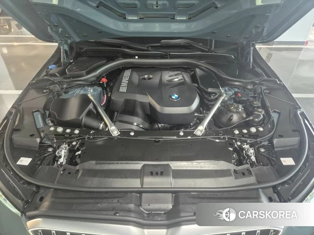 BMW 5 Series (G60) 2025 Темно-зеленый из Кореи, фото 6