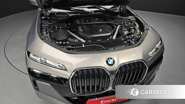 BMW 7 Series (G70) id 3934108 из Кореи 16