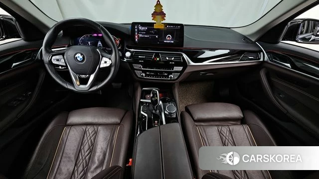 BMW 5 Series (G30) id 3866142 из Кореи 16