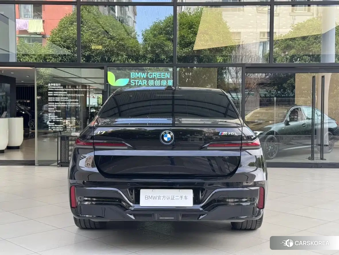 BMW i7 M70L id 4559768 из Китая 17
