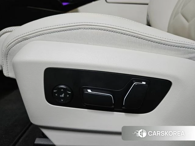 BMW 5 Series (G60) id 3837827 из Кореи 15