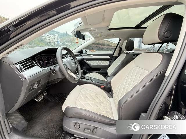 Volkswagen Magotan 2024 Черный из Китая, фото 6