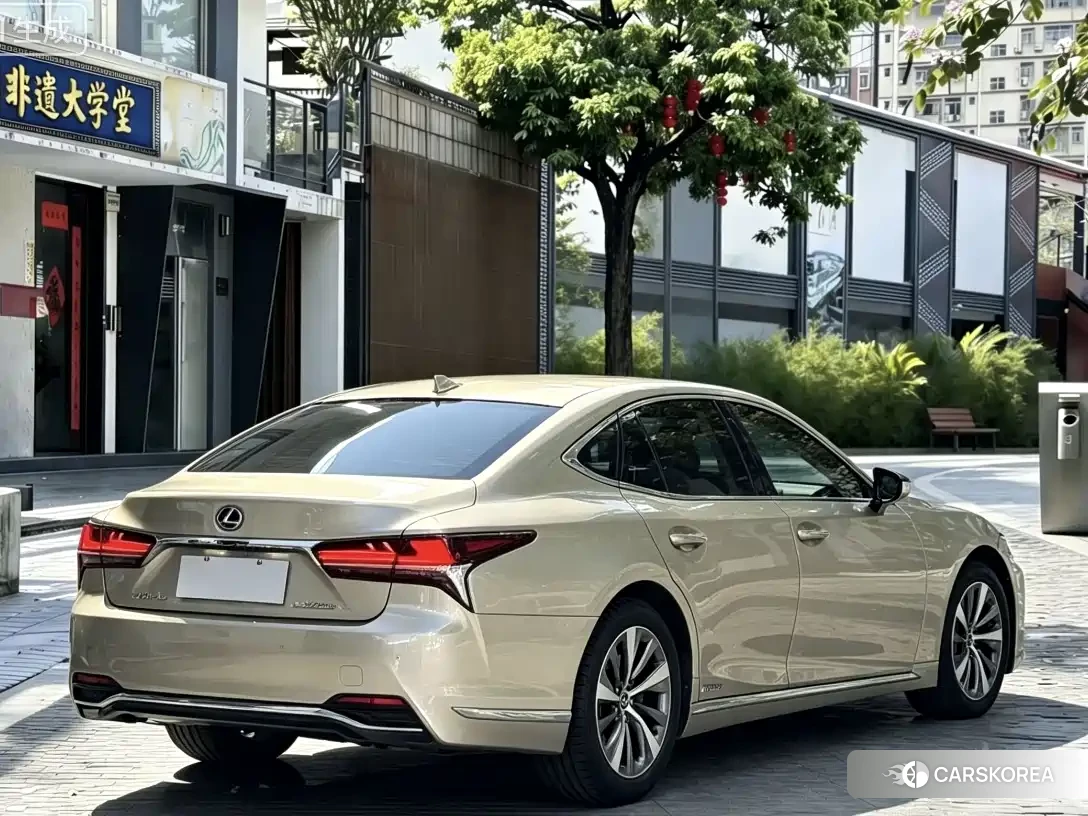 Lexus LS 2018 Silver/gray из Китая, фото 6
