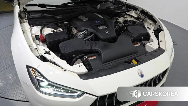 Maserati Ghibli id 4551555 из Кореи 33