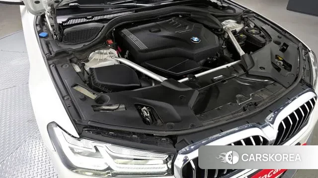 BMW 5 Series (G30) id 3043148 из Кореи 16