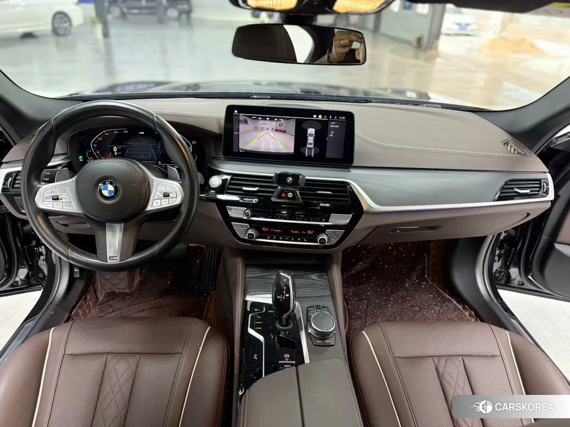 BMW 5 series 2023 Черный из Китая, фото 6