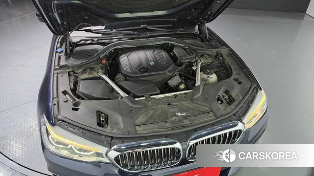 BMW 5 Series (G30) id 3833990 из Кореи 16