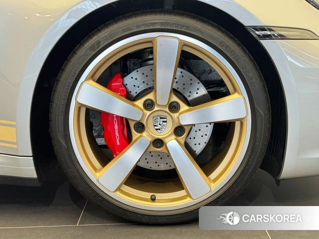 Porsche 911(992) id 4280322 из Кореи 16
