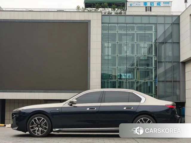 BMW i7 2024 Черный из Китая, фото 6