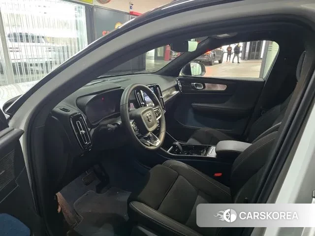 Volvo XC40 Richards 2023 Белый из Кореи, фото 6