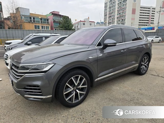 Volkswagen Touareg 3rd generation 2021 Серый из Кореи, фото 6