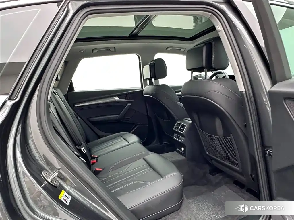 Audi Q5L id 4659909 из Китая 26