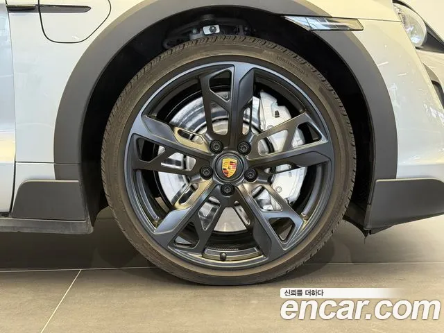 Porsche Taycan id 2507668 из Кореи 15