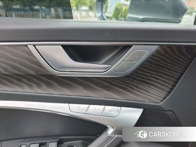 Audi A6L id 4353105 из Китая 23