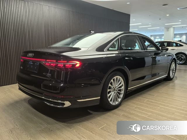 Audi A8 id 4276985 из Китая 9