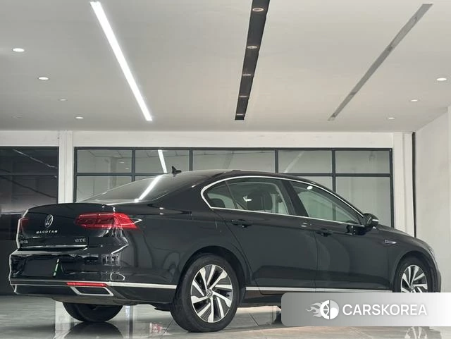Volkswagen Magotan PHEV 2022 Черный из Китая, фото 6