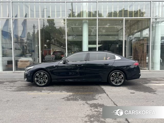 BMW 5 series 2024 Черный из Китая, фото 6
