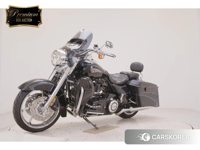 Harley-Davidson Road King Custom FLHRSE1800CVO 2013 из Японии, фото 2