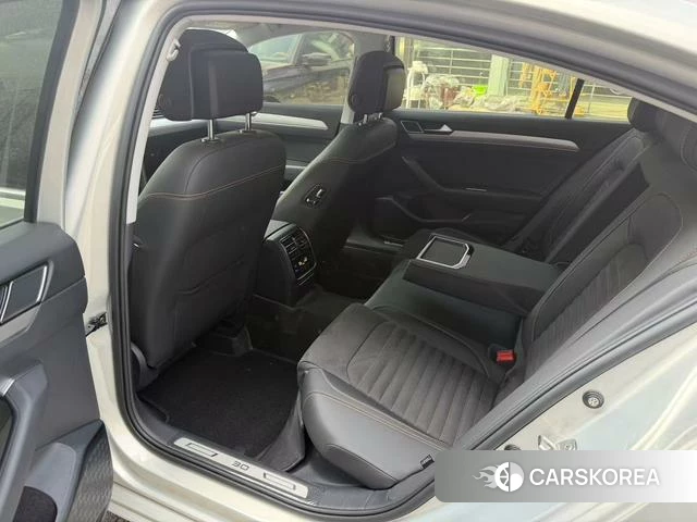 Volkswagen Magotan 2021 Серебристо-серый из Китая, фото 6