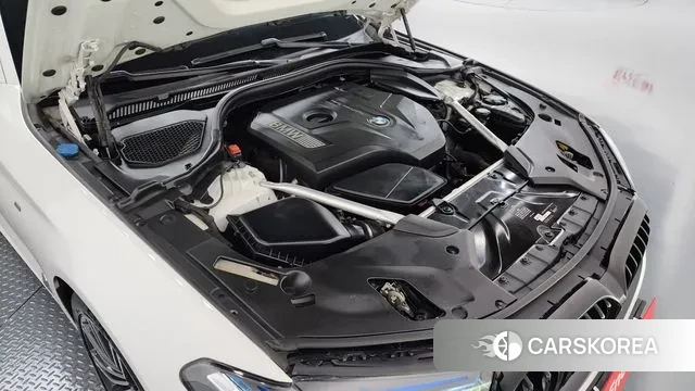 BMW 5 Series (G30) id 3292354 из Кореи 16