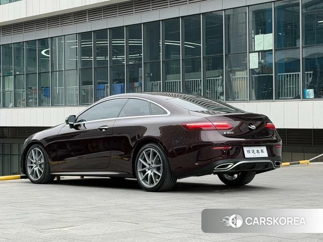 Mercedes-Benz E-class (imported) 2022 Коричневый из Китая, фото 6