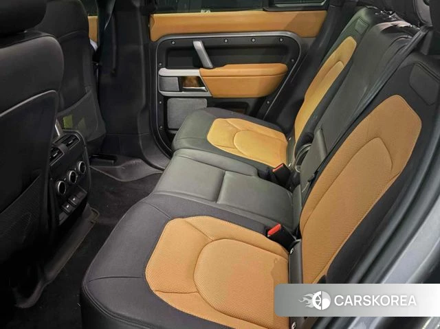 Land Rover Defender (L663) 2023 Серебристо-серый из Кореи, фото 6