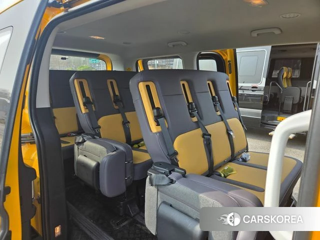 Hyundai Staria 2024 Желтый из Кореи, фото 6