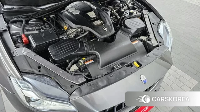 Maserati Quattroporte id 3117744 из Кореи 16