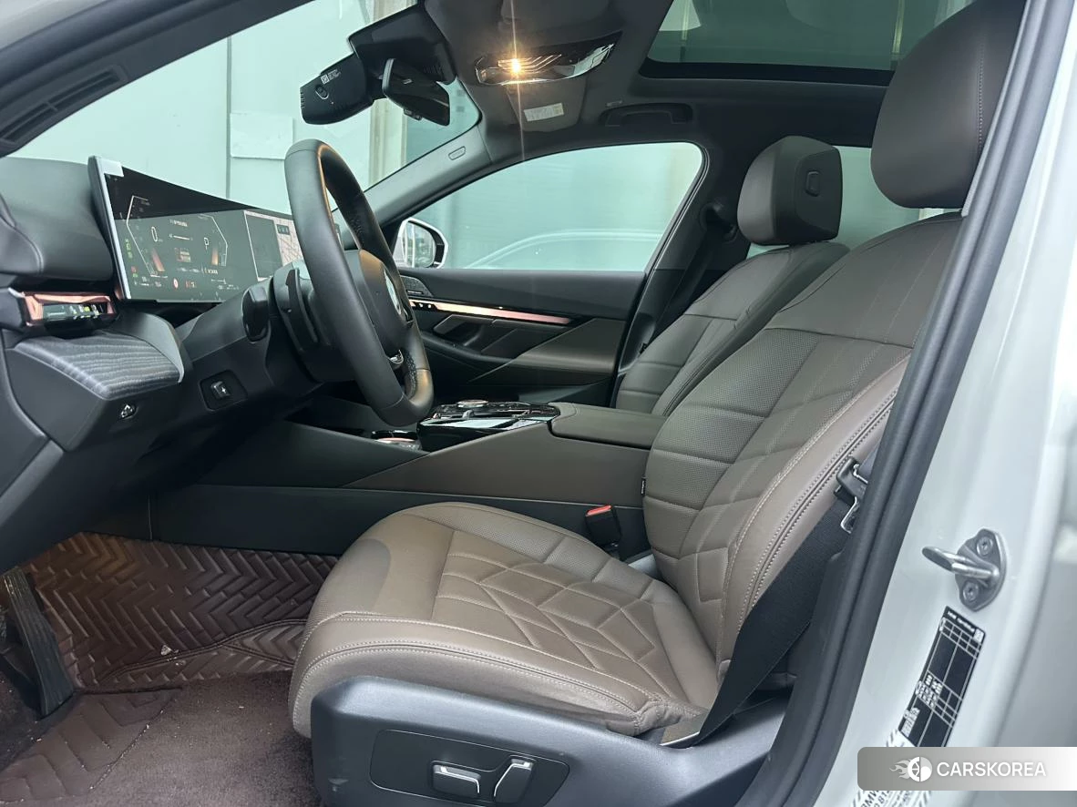 BMW 5 series 2024 Белый из Китая, фото 6