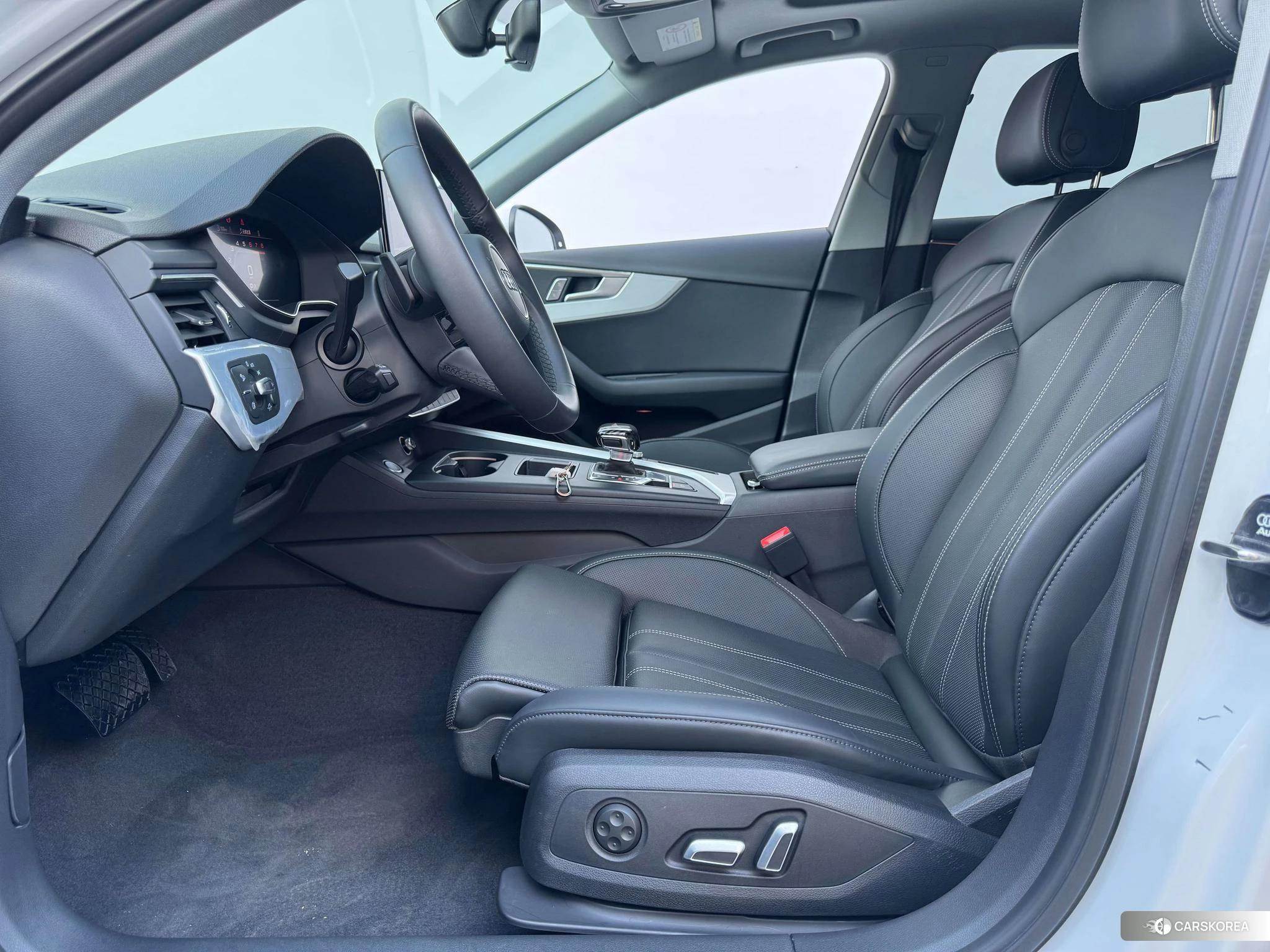 Audi A4L id 4455537 из Китая 21