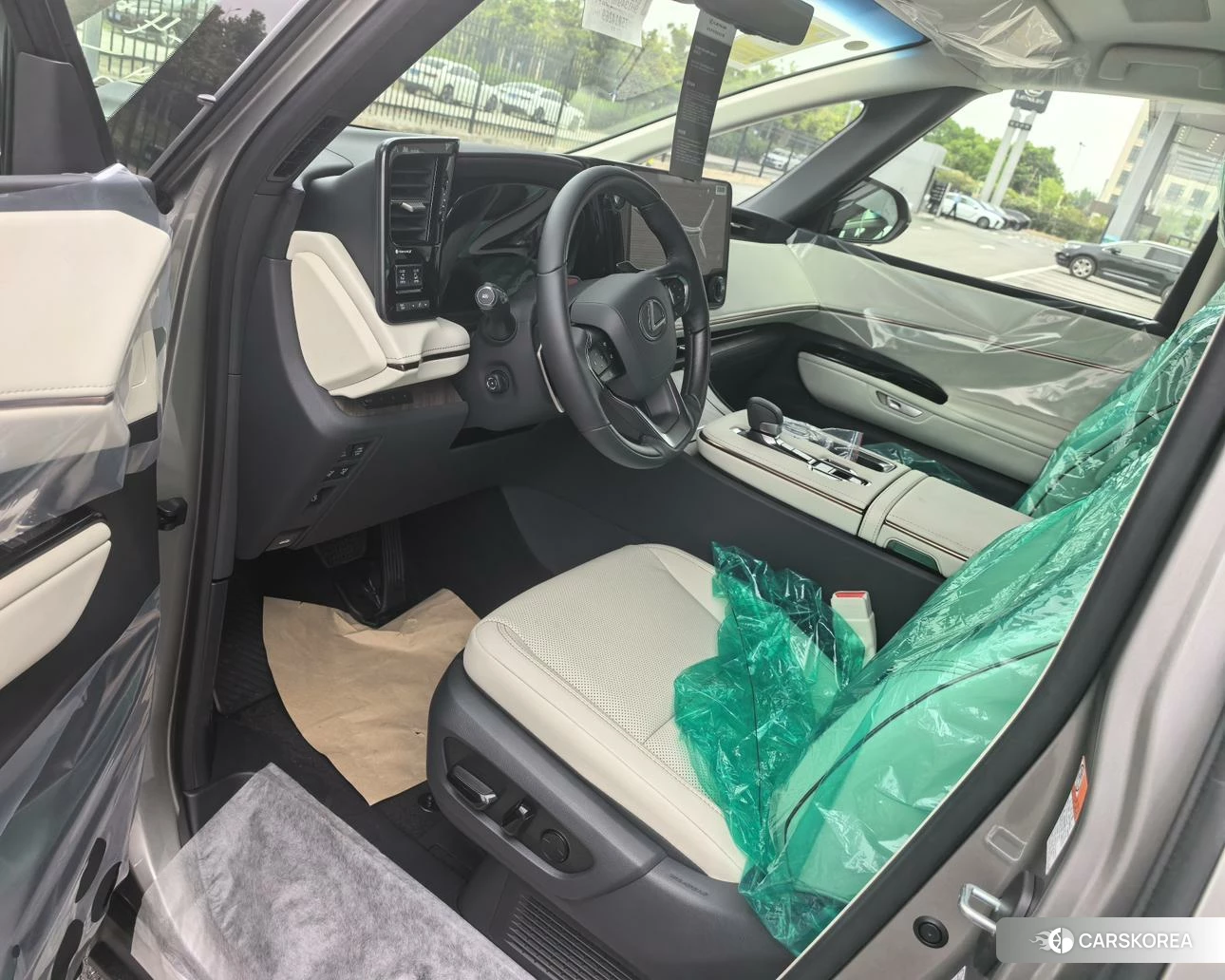 Lexus LM id 4479710 из Китая 8