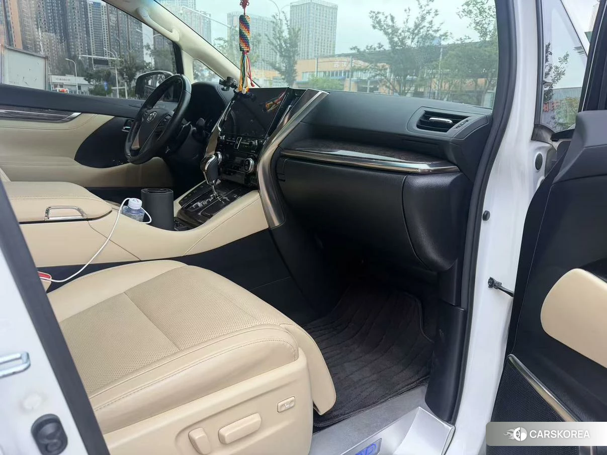 Toyota Elfa id 4512382 из Китая 7
