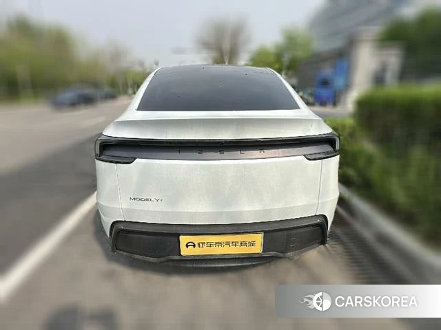 Tesla Model Y 2026 Белый из Китая, фото 6