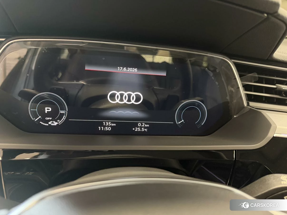 Audi e-tron 2021 Синий из Китая, фото 6