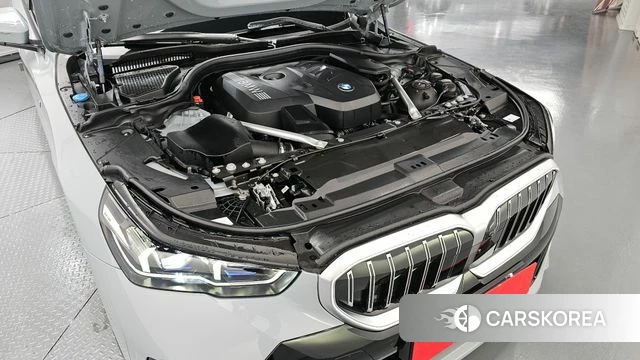 BMW 5 Series (G60) id 3890967 из Кореи 16