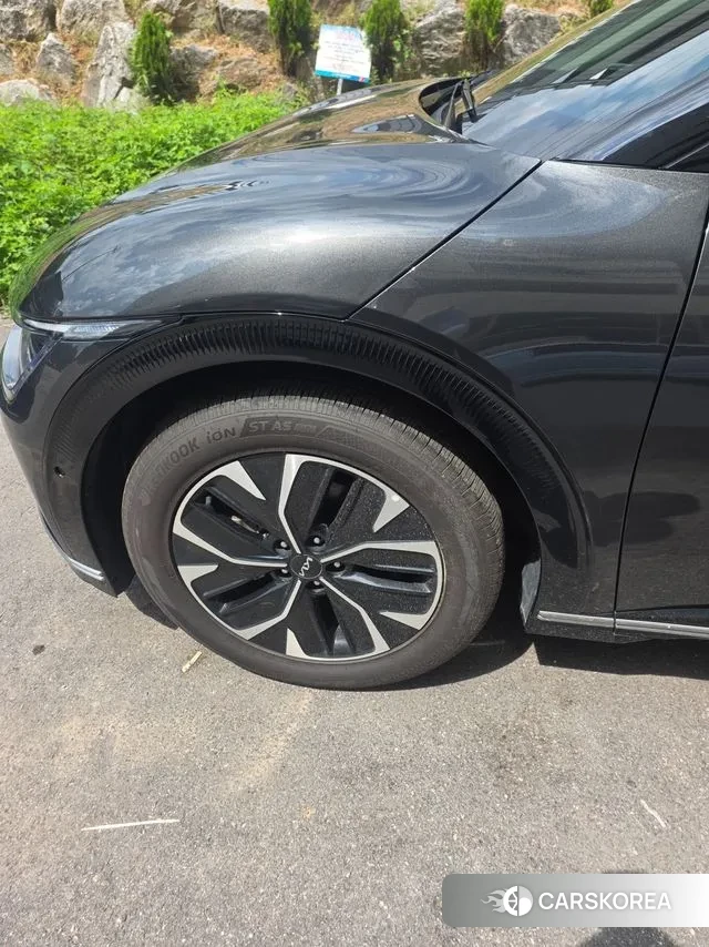 Kia EV6 2023 Серый из Кореи, фото 6