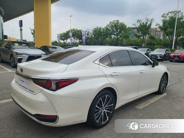 Lexus ES id 4374479 из Китая 10