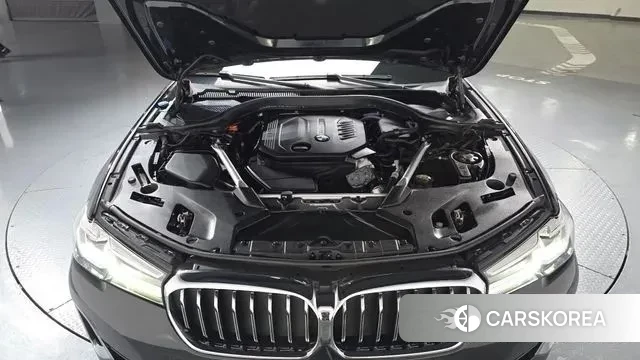 BMW 5 Series (G30) id 3448663 из Кореи 17