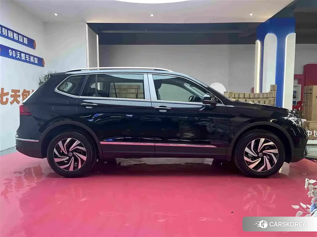 Volkswagen Tiguan L id 4547274 из Китая 19