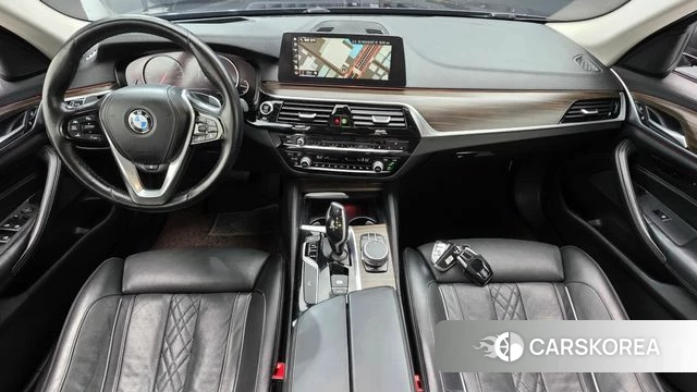 BMW 5 Series (G30) id 4294939 из Кореи 31