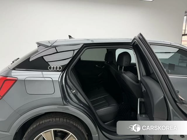 Audi Q2L id 4353438 из Китая 16