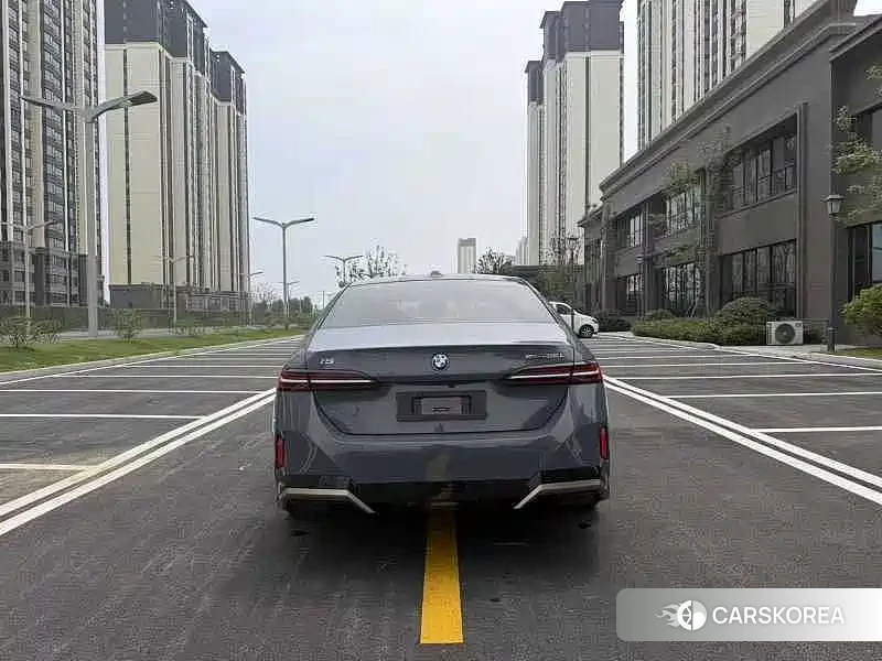 BMW i5 2024 Silver/gray из Китая, фото 6