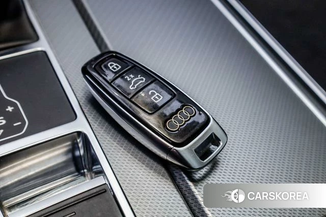 Audi A7L id 4328765 из Китая 30