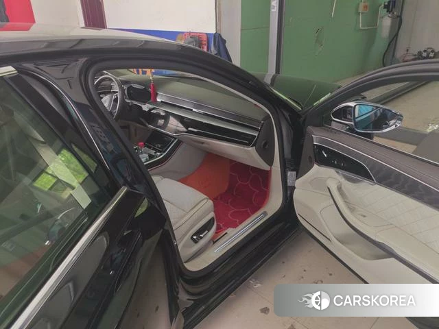 Audi A8 2022 Черный из Китая, фото 6