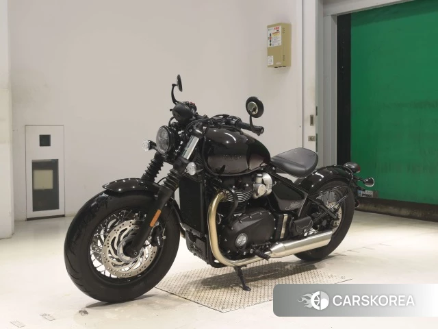 Triumph BONNEVILLE BOBBER 2024 из Японии, фото 3