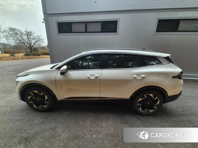 Kia Sportage 5th Generation 2023 Белый из Кореи, фото 6